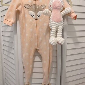 CHICKPEA (2) Baby “Sleeper w/Feet” Size 12mo Lt Peach + Unicorn Plush EUC